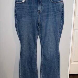 NWT Abercrombie & Fitch Curve Love Mid Rise Bootcut Jean Boot Cut Jeans Size 33